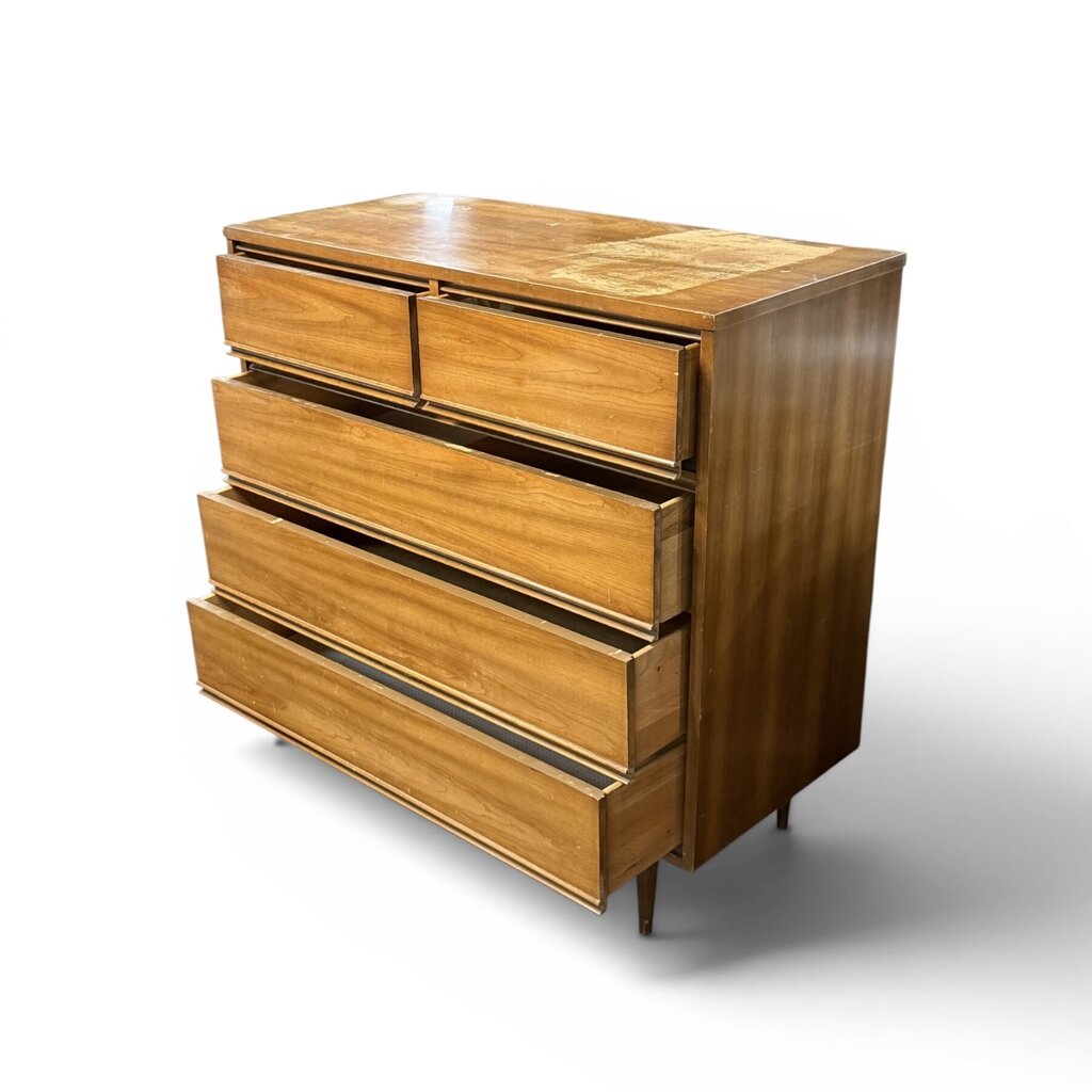 Oak 5 Drawer Dresser (HAS DAMAGE)