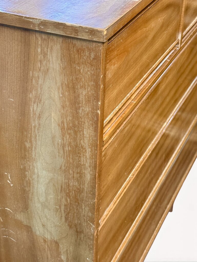 Oak 5 Drawer Dresser (HAS DAMAGE)