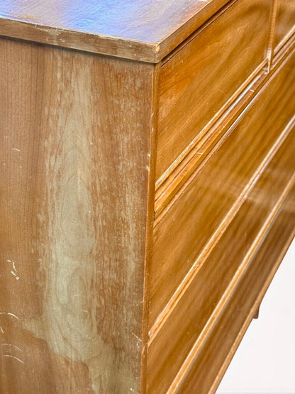Oak 5 Drawer Dresser (HAS DAMAGE)