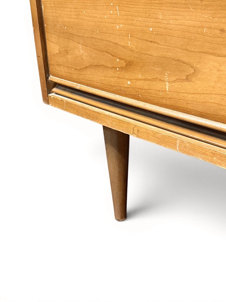 Oak 5 Drawer Dresser (HAS DAMAGE)
