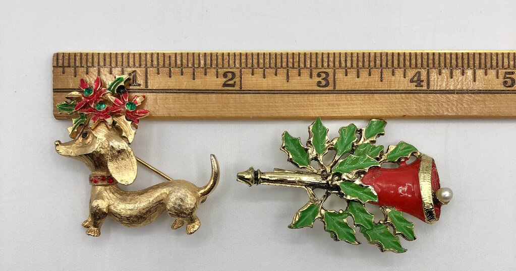 Vintage Lot of 4 Xmas Brooches ~ Mylu/ etc. /b