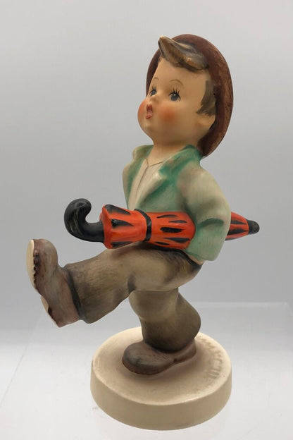 Vtg Goebel W. Germany Hummel “Happy Traveler” #109 Porcelain Figurine /b