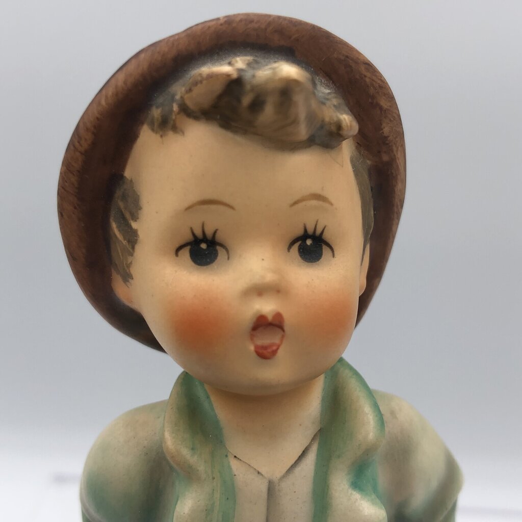 Vtg Goebel W. Germany Hummel “Happy Traveler” #109 Porcelain Figurine /b