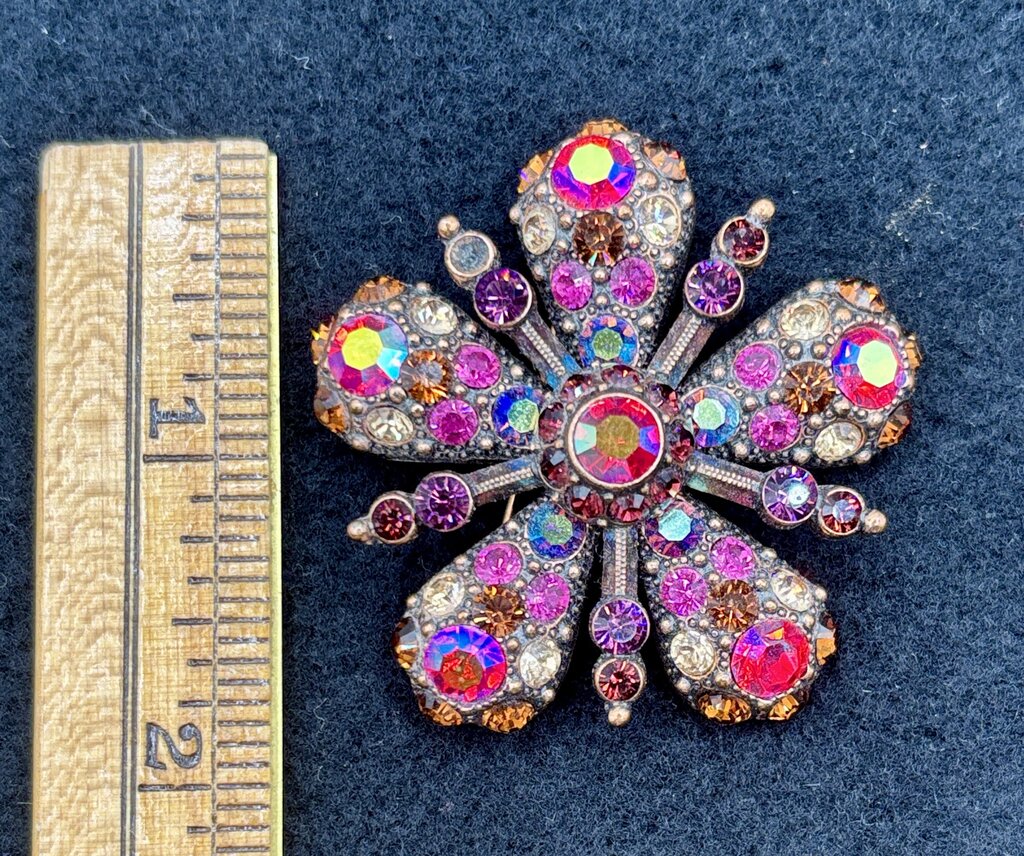 Pair of Vintage Joan Rivers Classic Collection Crystal Brooches /j