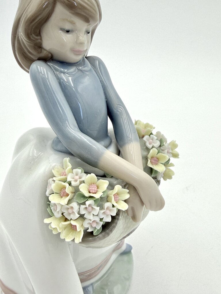 Lladro 'May Flowers' Porcelain Figurine