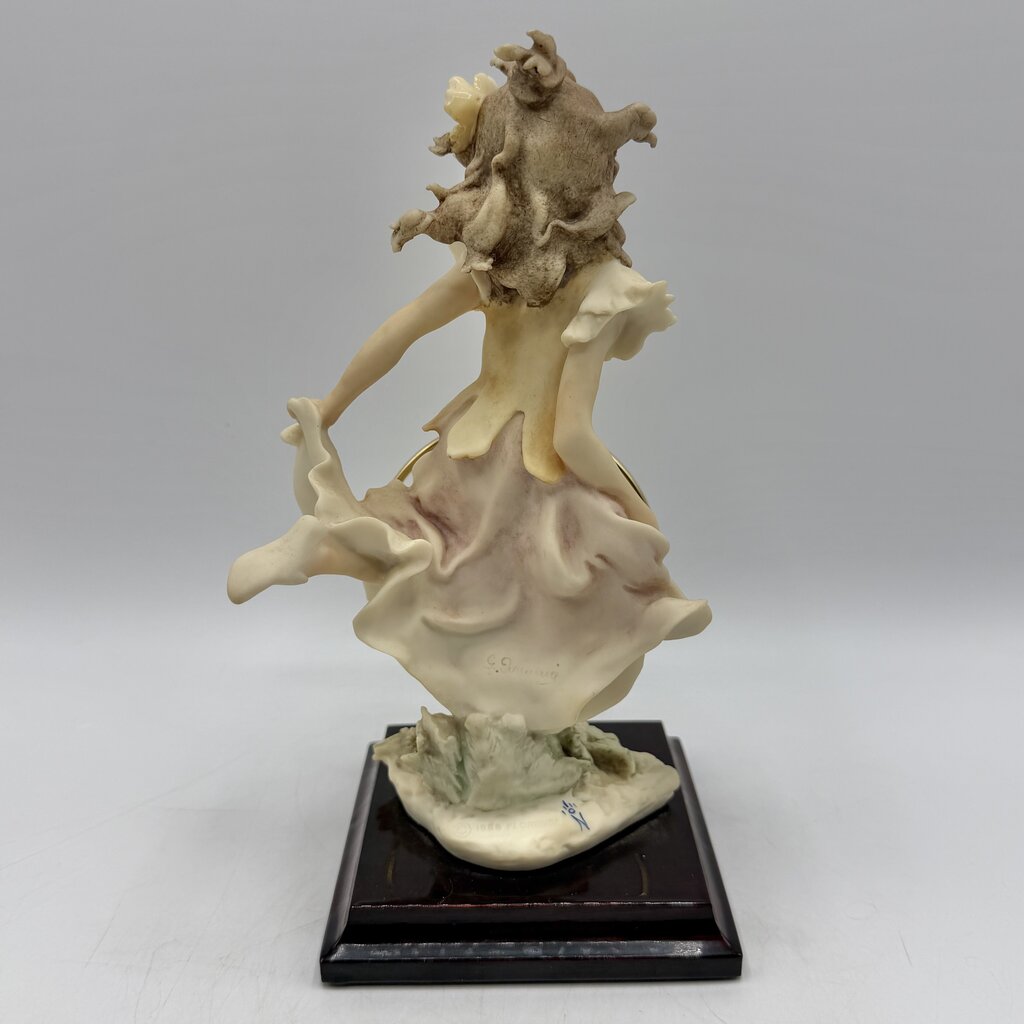 Vintage 1986 Guiseppe Armani Magic Memories 9” Girl Playing With Hoop Figurine Made In Italy /cb