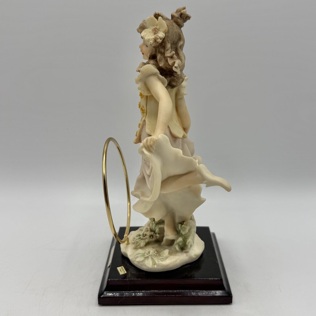 Vintage 1986 Guiseppe Armani Magic Memories 9” Girl Playing With Hoop Figurine Made In Italy /cb