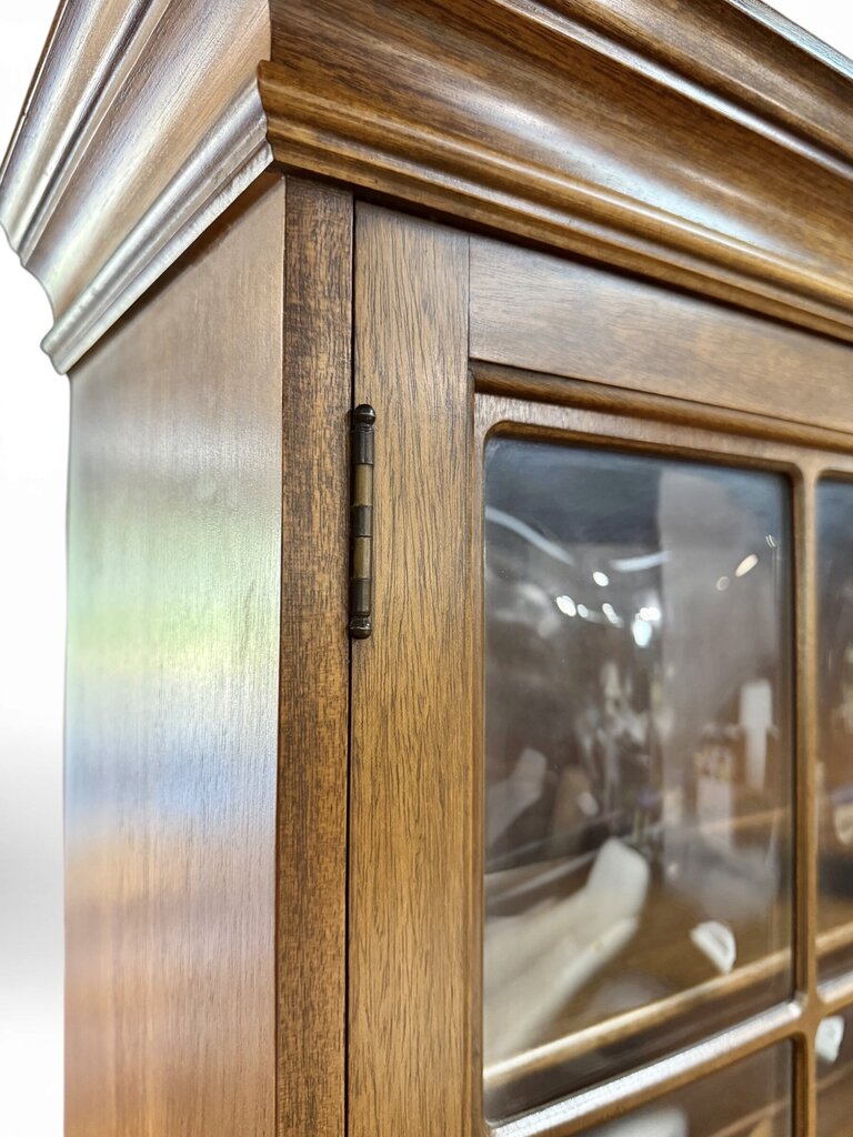 Maddox of Jamestown Hutch With Bubble Glass Doors