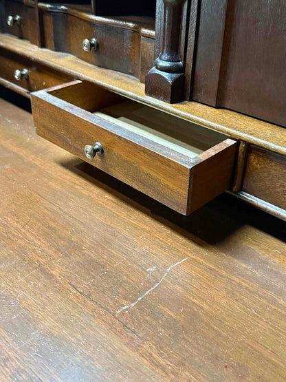 Maddox of Jamestown Hutch With Bubble Glass Doors