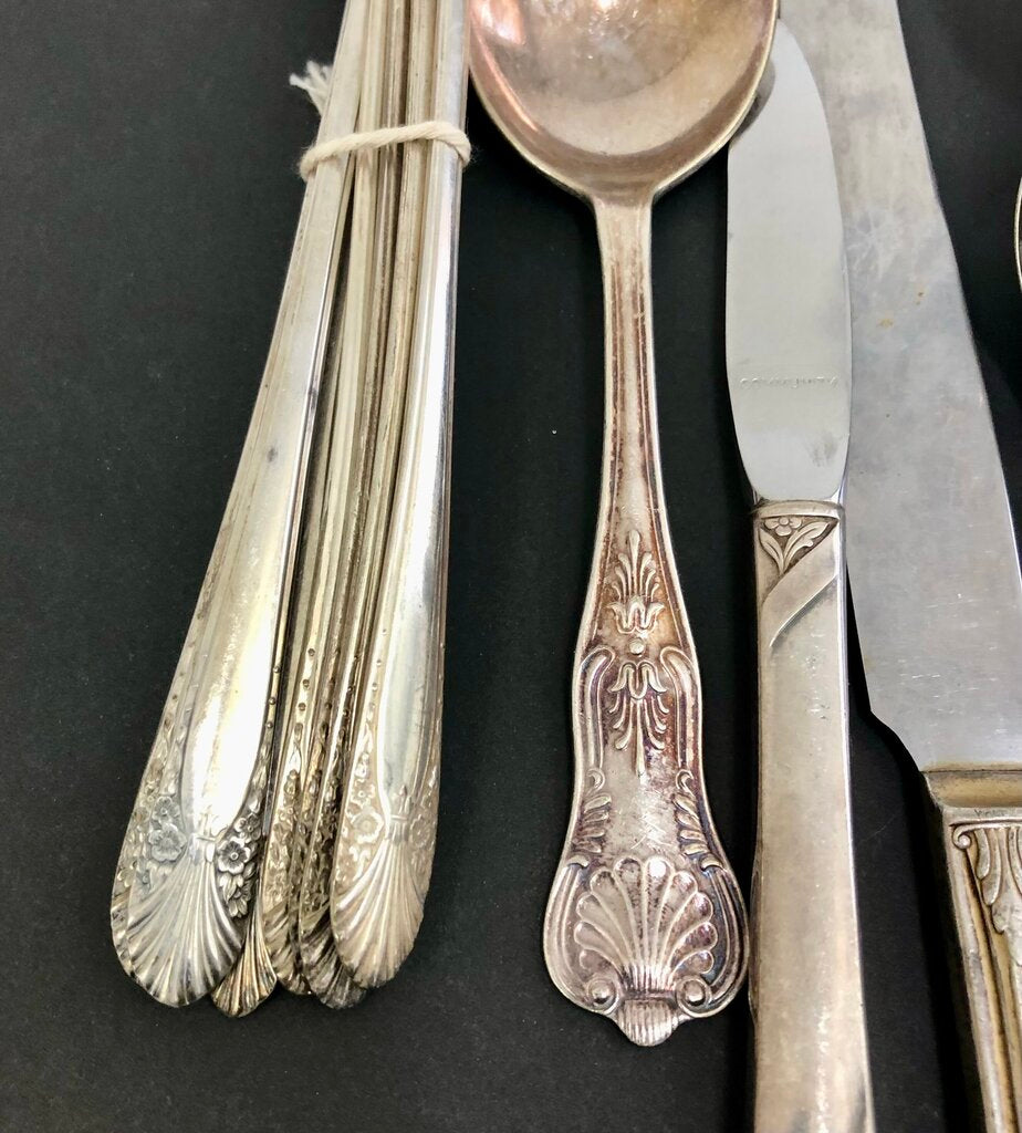 Eclectic 32pc Lot of Antique & Vintage Silver Plate Flatware /b