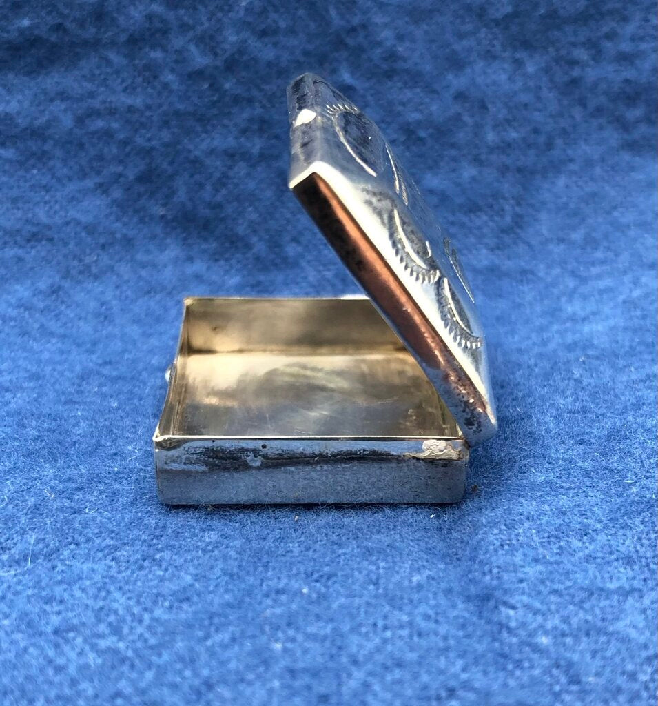 Small Sterling Silver Pill Case w/ Native Amereican Motif /b