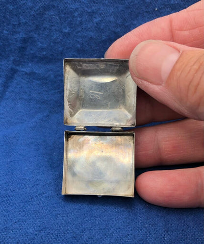 Small Sterling Silver Pill Case w/ Native Amereican Motif /b