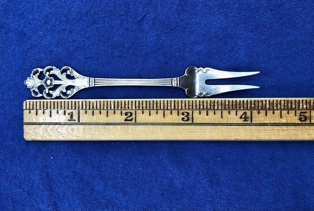 Sweden 830S Silver Th. Marthinsen Viking Rose Escargot/ Tapas Fork /b