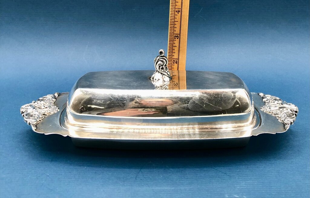 Wallace Silver Plate “Baroque” Covered Butter Dish w/ Glass Insert /b