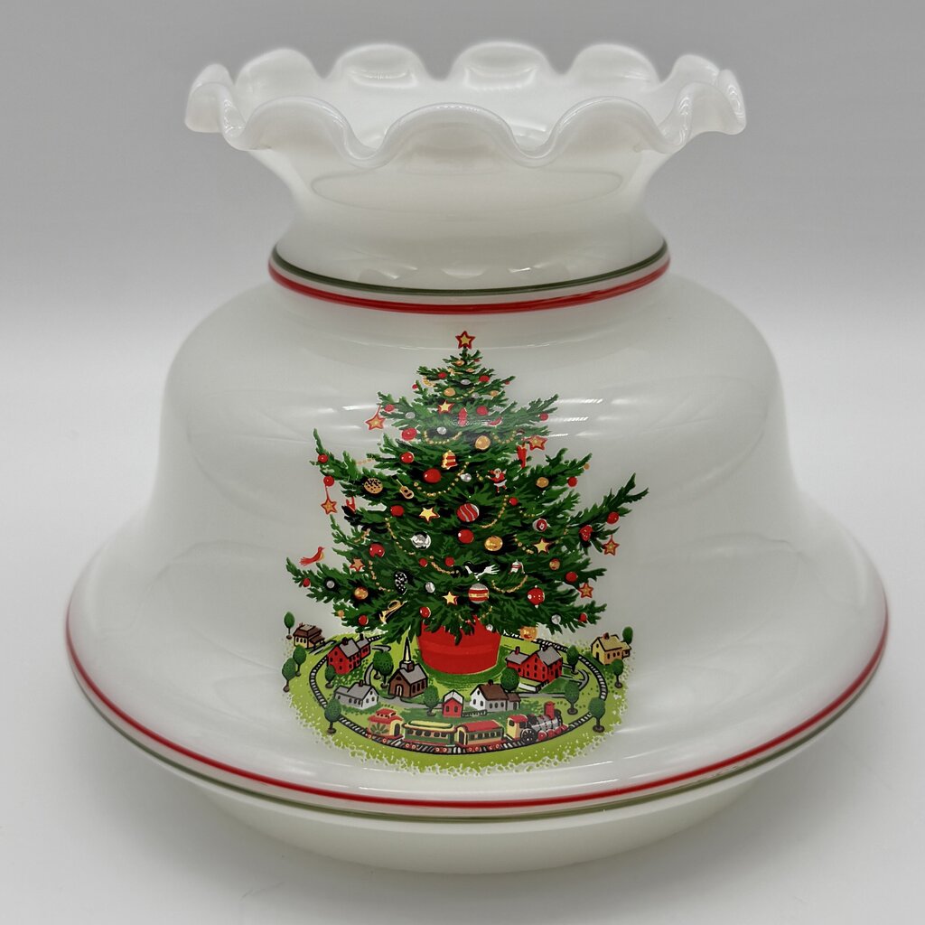 Vintage Brass Hurricane Parlor Lamp w/White Glass Ruffled Christmas Tree Shade 14 1/2” /cb