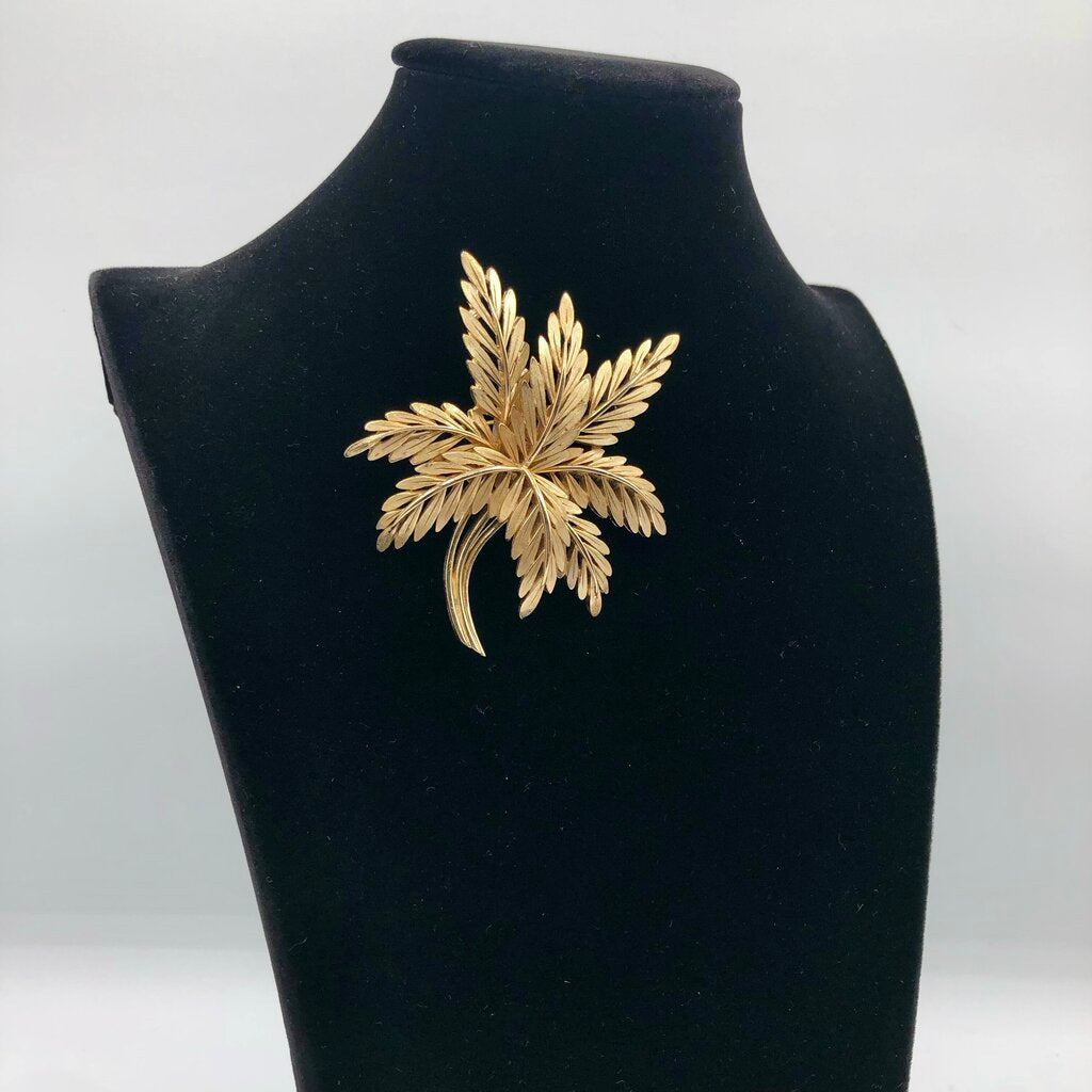 Large Vintage Trifari Lace Leaves Brooch /b