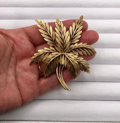 Large Vintage Trifari Lace Leaves Brooch /b
