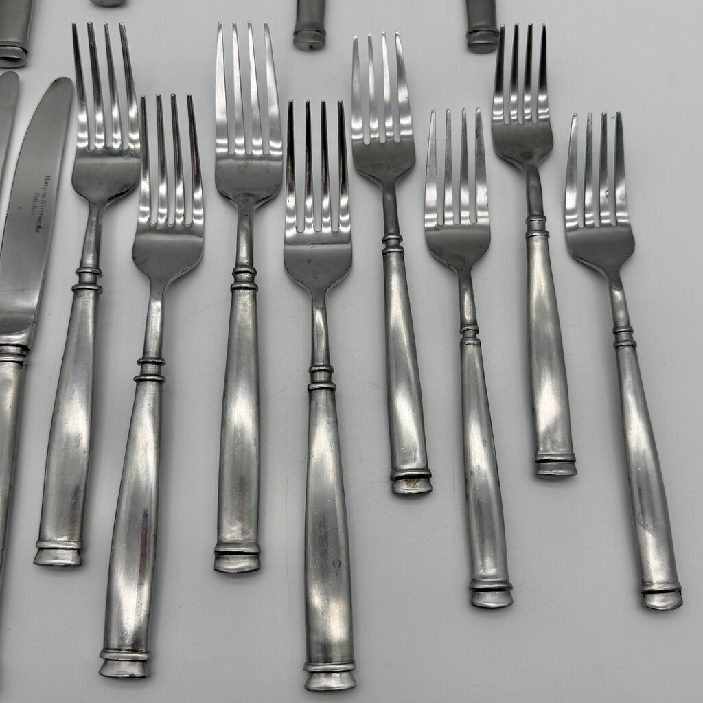 Hampton Silversmiths Avignon 1 Satin Sainless Flatware 20 Piece Lot /cb
