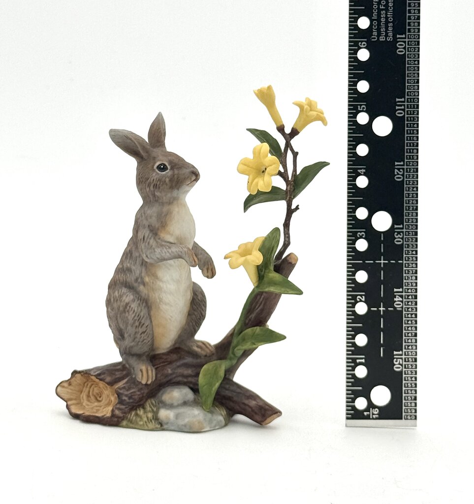 VTG Lenox "Cottontail Rabbit With Yellow Flowers" Figurine