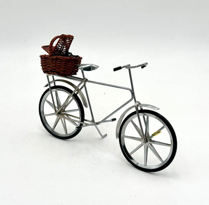VTG 75th Anniversary Wizard of Oz Miss Gulch w/ Metal Bike & Toto