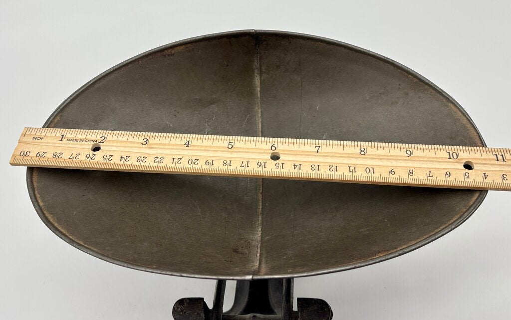 Antique Cast Iron Countertop Balance Scale & Weights /j