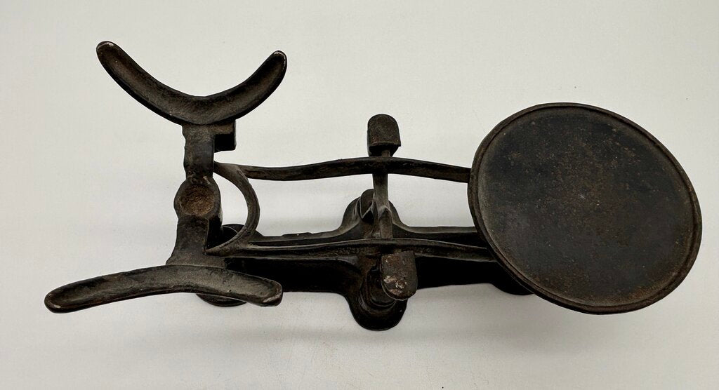Antique Cast Iron Countertop Balance Scale & Weights /j