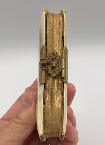 1943 Catholic First Communion Chaplet written in Polish /b