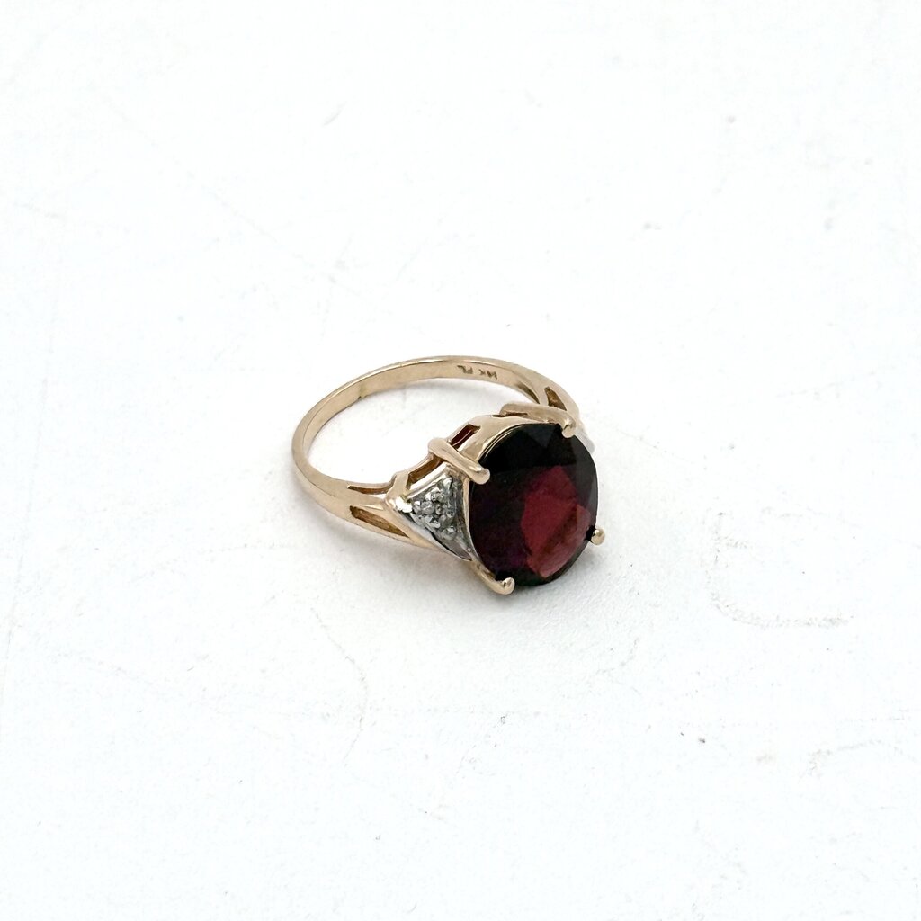 14k Yellow Gold Oval Cut Red Garnet w/ Melee Diamonds Ring