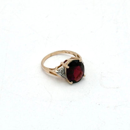 14k Yellow Gold Oval Cut Red Garnet w/ Melee Diamonds Ring