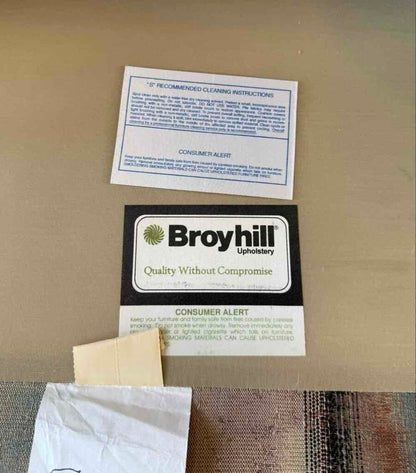 Broyhill Oversized Arm Chair with Ottoman
