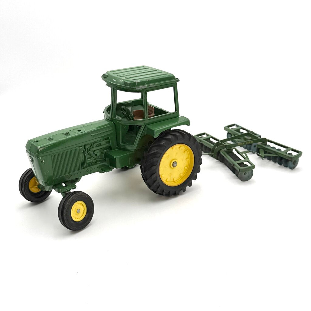 VTG John Deere 1:16 Diecast Farm Tractor w/ Disc Harrow & Manure Spreader