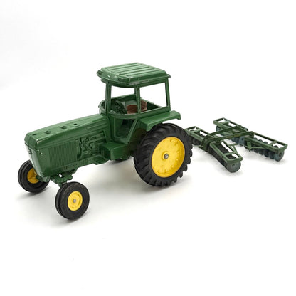 VTG John Deere 1:16 Diecast Farm Tractor w/ Disc Harrow & Manure Spreader