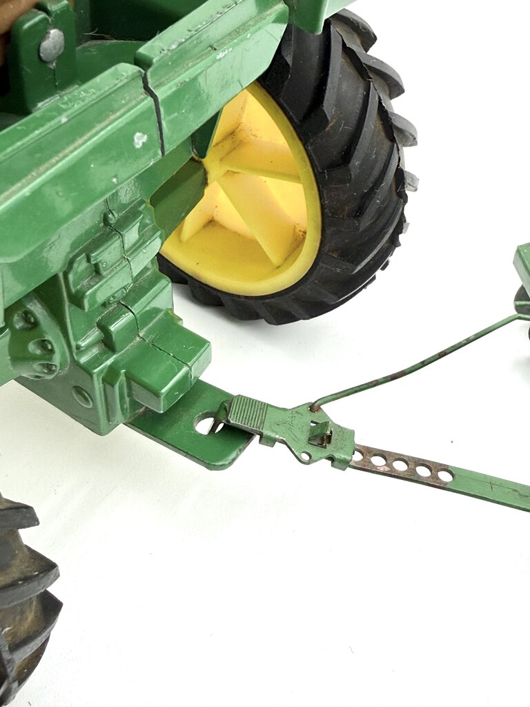 VTG John Deere 1:16 Diecast Farm Tractor w/ Disc Harrow & Manure Spreader