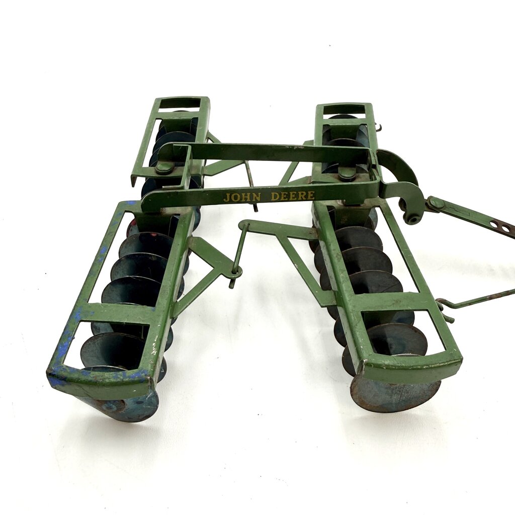VTG John Deere 1:16 Diecast Farm Tractor w/ Disc Harrow & Manure Spreader