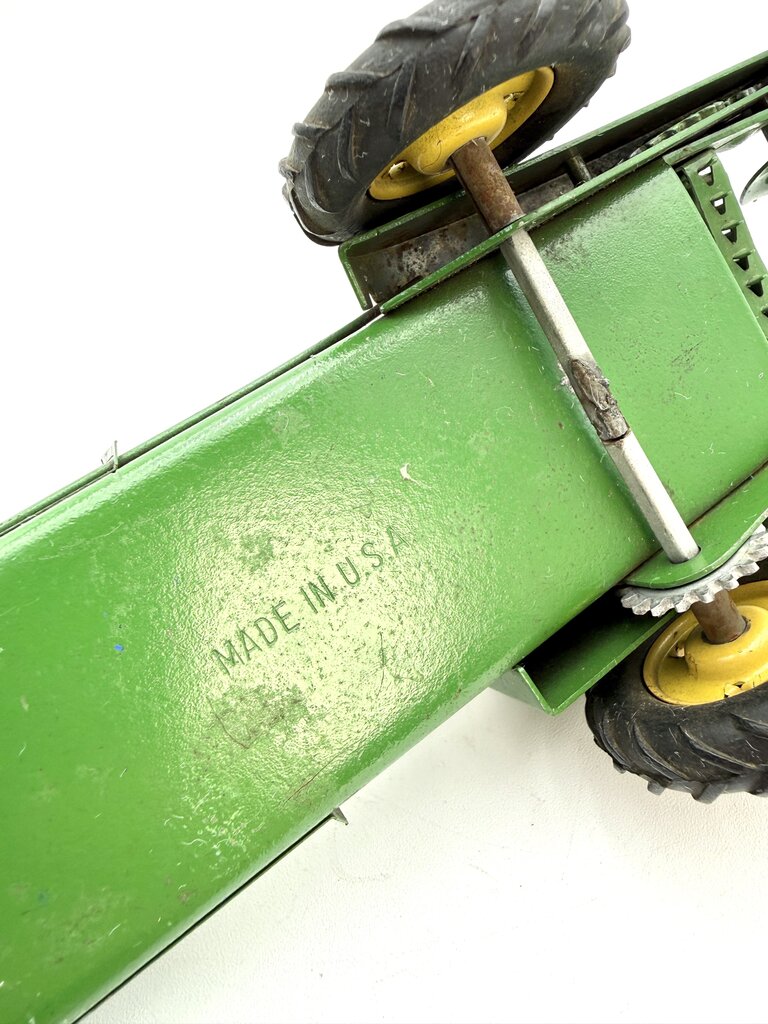 VTG John Deere 1:16 Diecast Farm Tractor w/ Disc Harrow & Manure Spreader