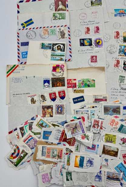 Lot of 200+ Vtg. International Stamps & Covers /j