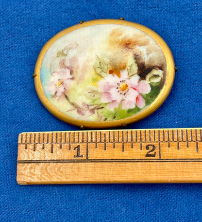 Antique Victorian/Edwardian Hand-Painted Porcelain Brooch /j