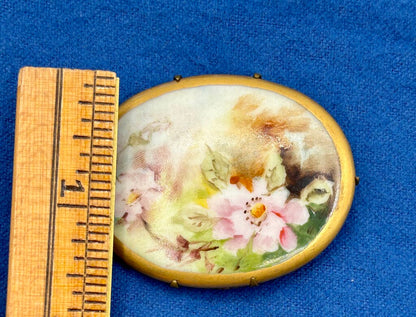 Antique Victorian/Edwardian Hand-Painted Porcelain Brooch /j