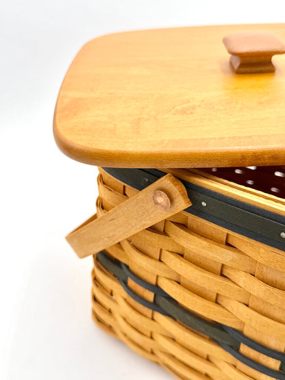 Longaberger 1998 Collectors Club Woven Picnic Basket w/ Wood Lid & Handle