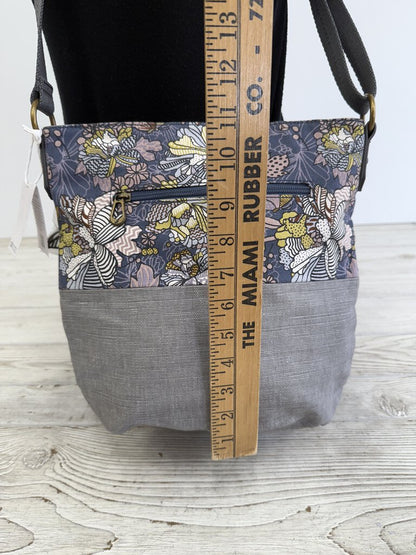 Sakroots Women’s Handbag/Purse Blue/Gray Flower Power Soft Bucket Bag NWT /rb