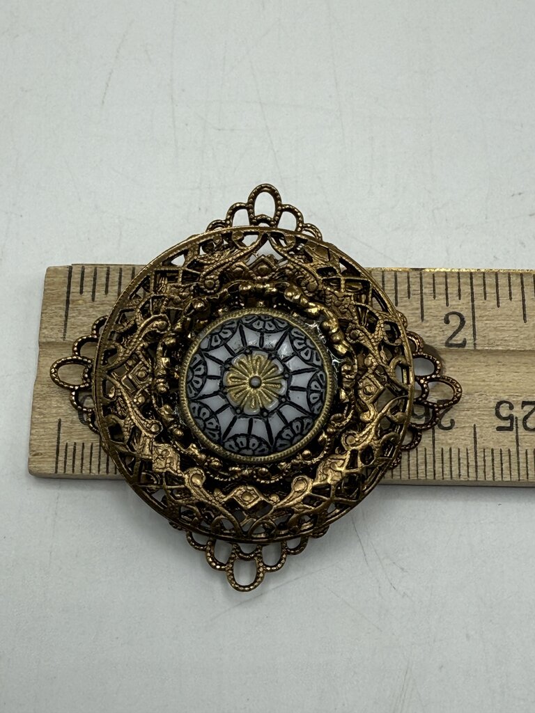 Unique Lot of 3 Beautiful Brooches /ro