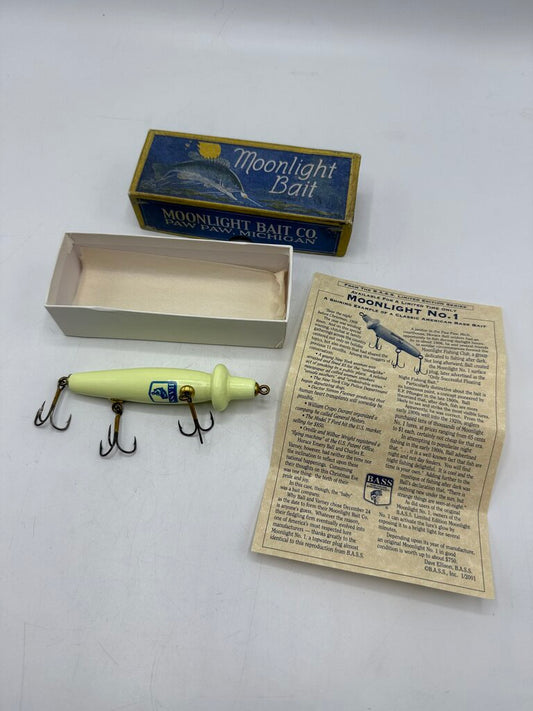 Moonlight Bait Co. 2001 B.A.S.S. Limited Edition #1 Glow in the Dark Lure NIB /roh