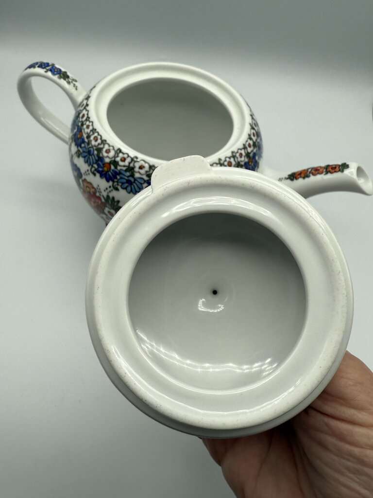 Polish Pottery Hand Painted Tea Pot by Wanar Klocek /ro