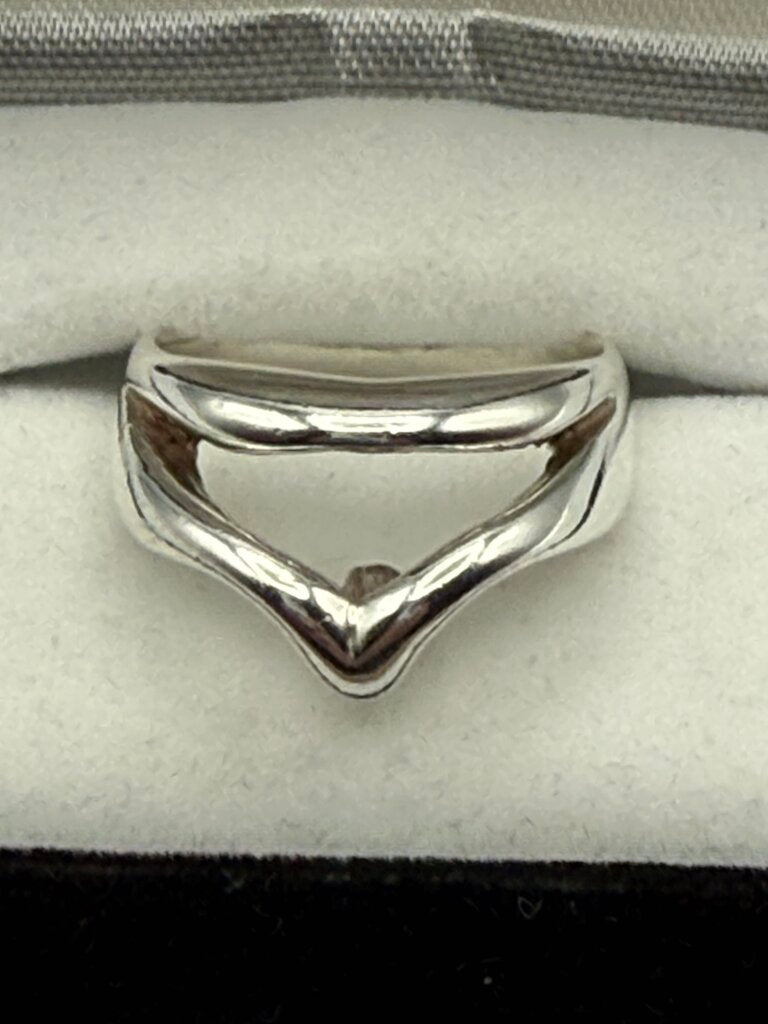 Solid Sterling Silver Ring with Raised V Design Size 9.5 /ro