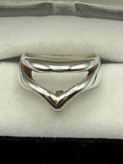 Solid Sterling Silver Ring with Raised V Design Size 9.5 /ro