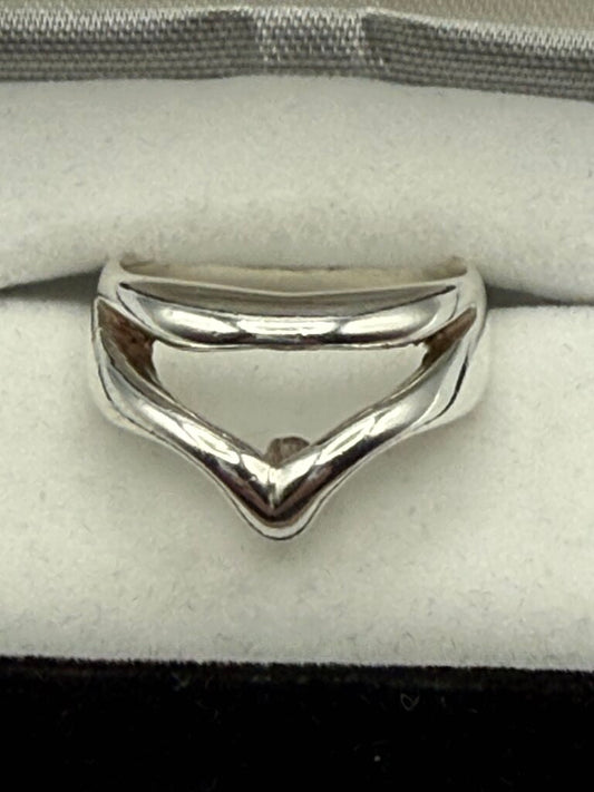 Solid Sterling Silver Ring with Raised V Design Size 9.5 /ro
