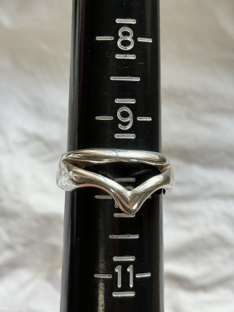 Solid Sterling Silver Ring with Raised V Design Size 9.5 /ro