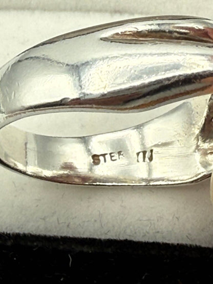 Solid Sterling Silver Ring with Raised V Design Size 9.5 /ro