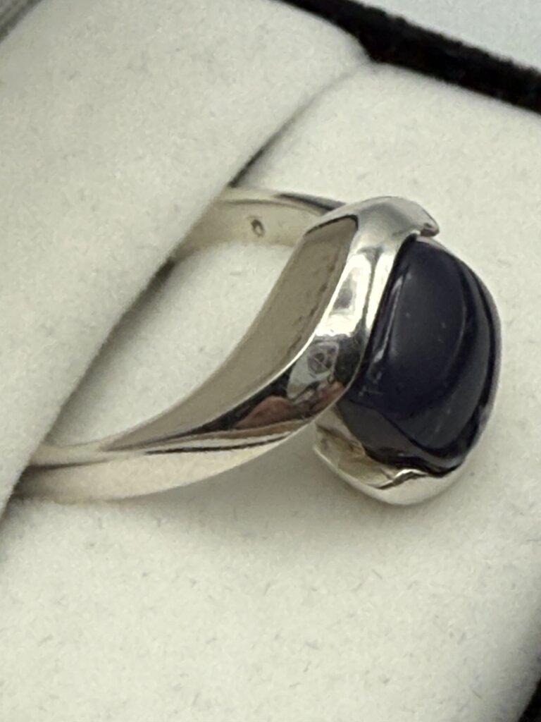Sterling Silver Comfort Band Ring w/Navy Blue Stone Size 9 /ro