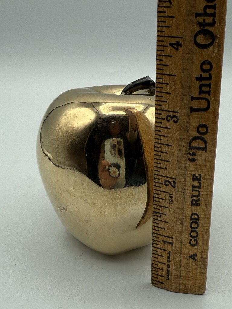 VTG 24 KT Gold Plate Apple Paperweight /ro